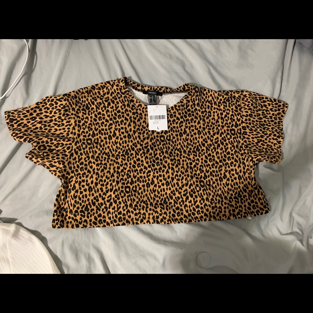 Cheetah crop top tee